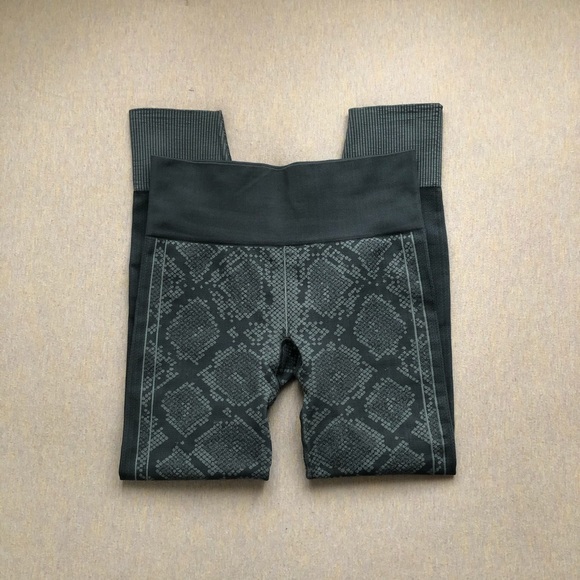 Lululemon snakeskin ebb to street pant legging - Picture 1 of 5